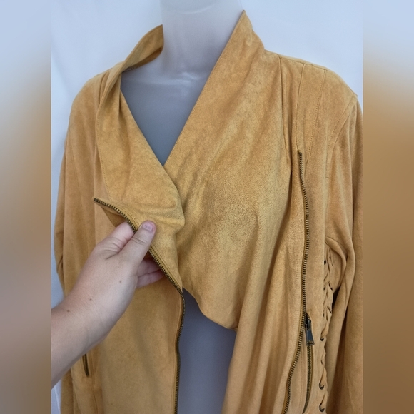 WILLOW & ROOT Western Chic Butterly Yellow Faux Suede Moto Jacket  (#1,530)(C) - Picture 7 of 11